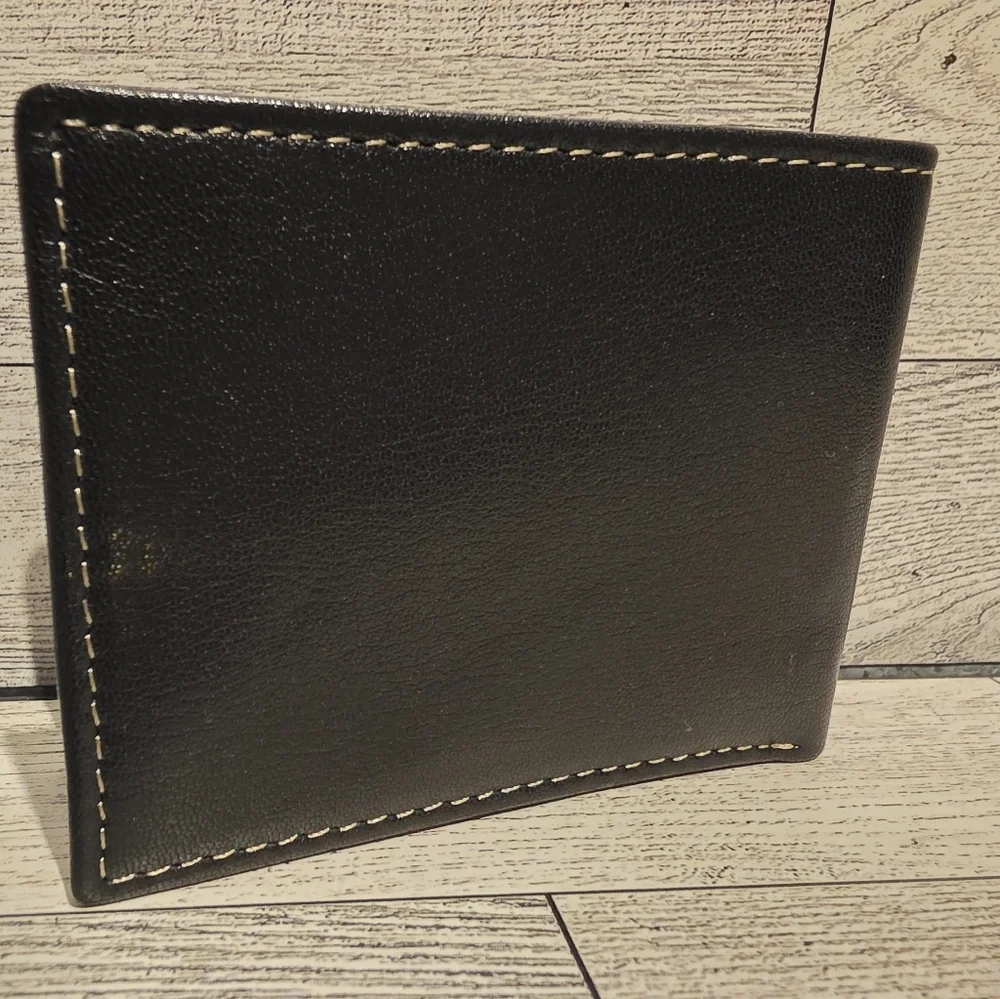Timberland Black Leather Wallet with Contrast Stitching